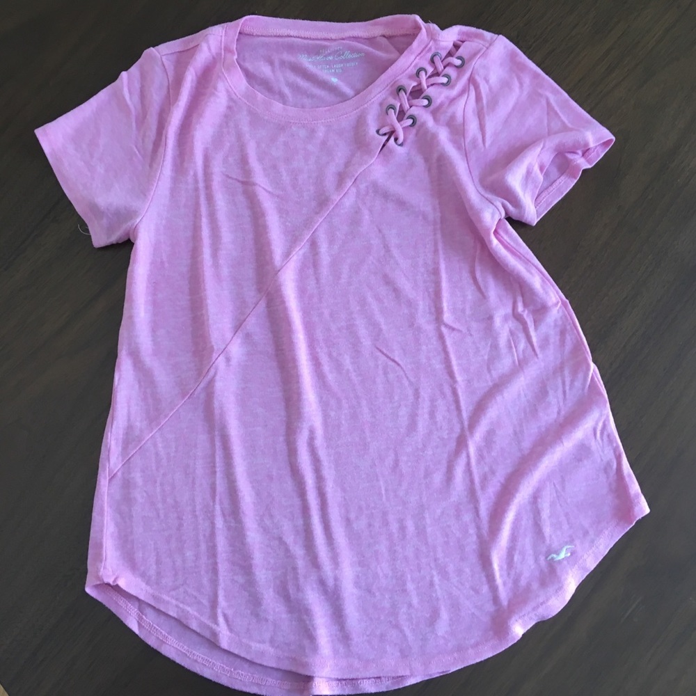 Pink Hollister tee, must-have collection